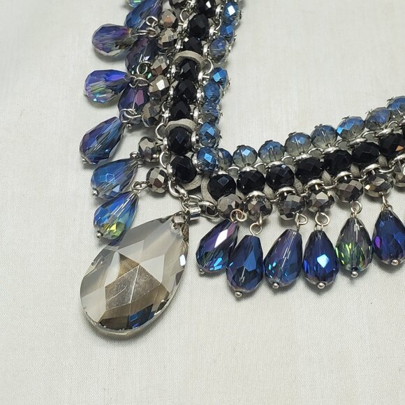 Ali Khan glamour collar statement necklace in faceted marquis crystals - Picture 4 of 7